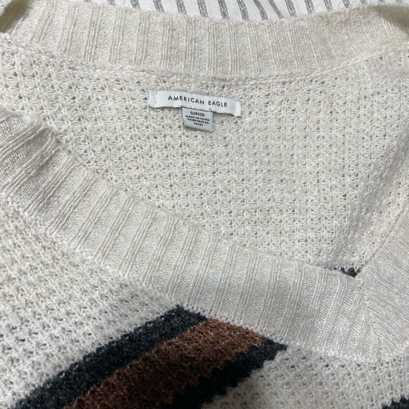 American Eagle Oversized Waffle Knit V Neck Sweater Size S - Picture 2 of 5